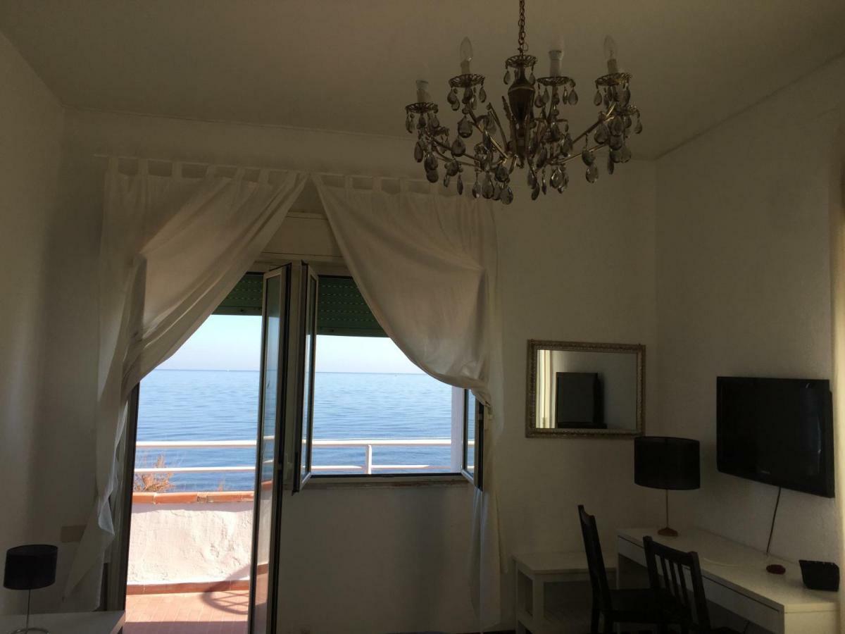 Bed and Breakfast A Casa Di Giuseppe 2 Карини Экстерьер фото