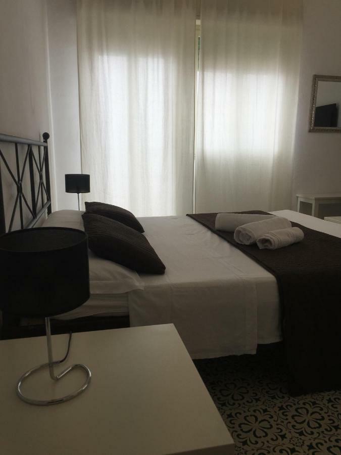 Bed and Breakfast A Casa Di Giuseppe 2 Карини Экстерьер фото